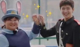 娱乐圈吃瓜博主双人,甜蜜互动引网友热议