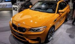 宝马m2新款爆料视频,动力升级，性能与美学并存