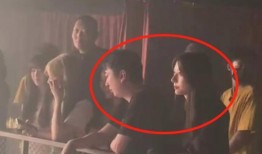 下峪口网红吃瓜,揭秘网络红人的幕后生活